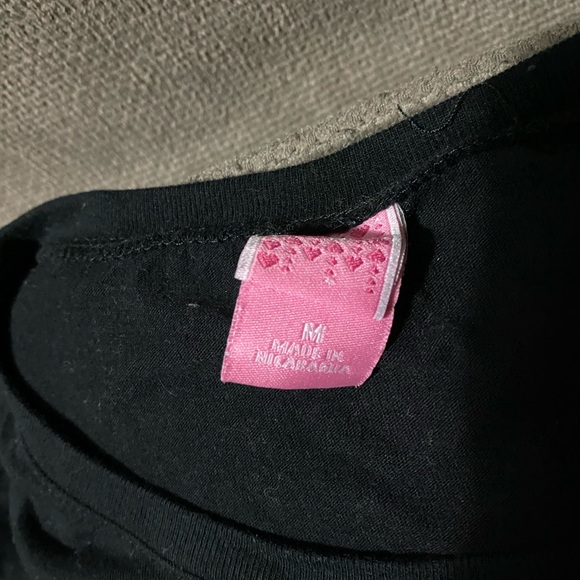 Black long sleeved tshirt, brand unknown, great condition, SIZE Medium - Picture 2 of 2